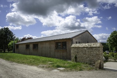 La bergerie réalisés en bardage bois.