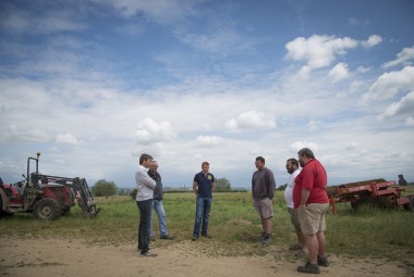 Agriculteurs du Groupement d'intérêt économique GIE « Développement Agriculture Durable » et leur conseiller.